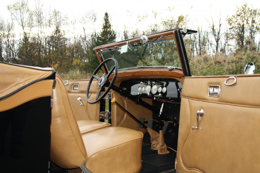 Chrysler CG Imperial Convertible Victoria by Waterhouse 1931 года  (фото 21 из 33)